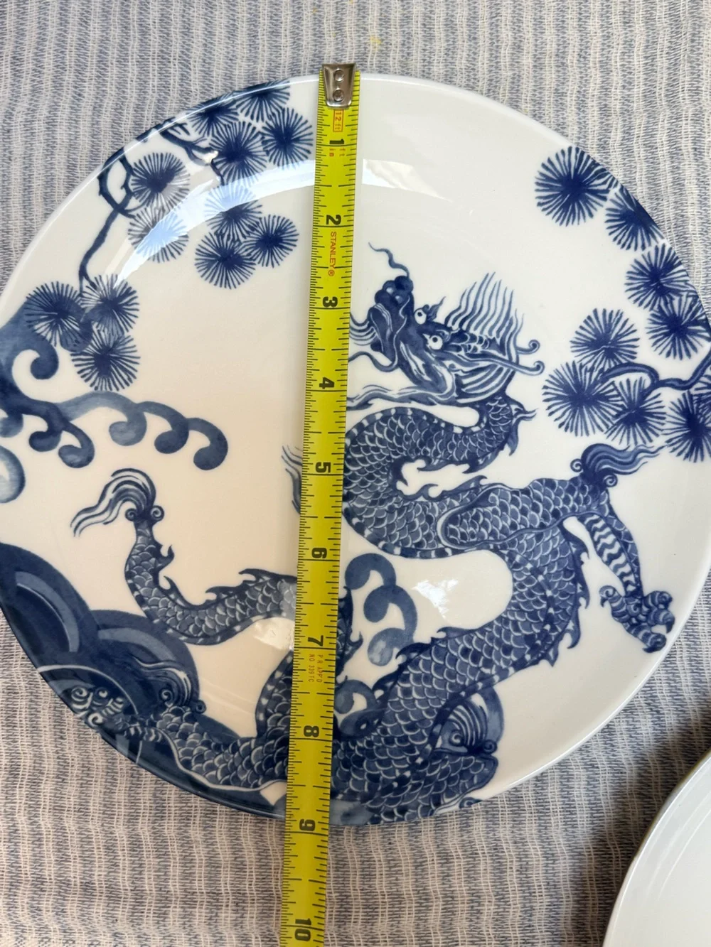 Rare! Williams Sonoma Seoul Korean 9” Blue & White Asian Dragon Salad Plates